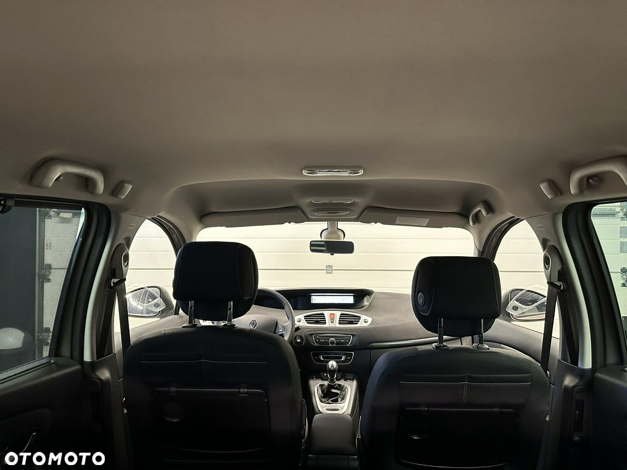 Renault Grand Scenic - 16