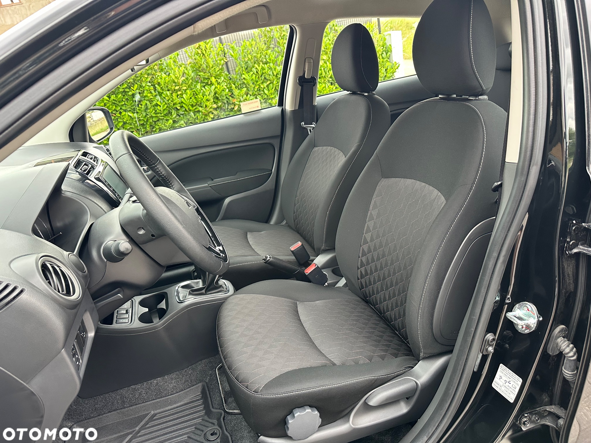 Mitsubishi Space Star 1.2 AS&G Intense - 5