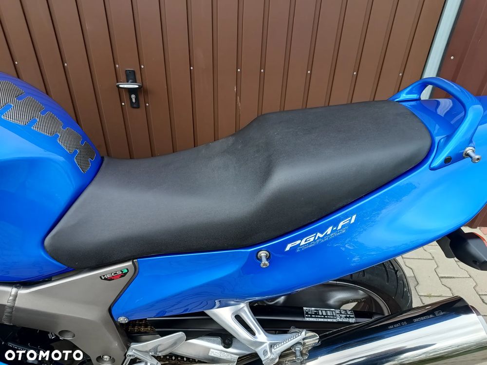 Honda CBR - 32