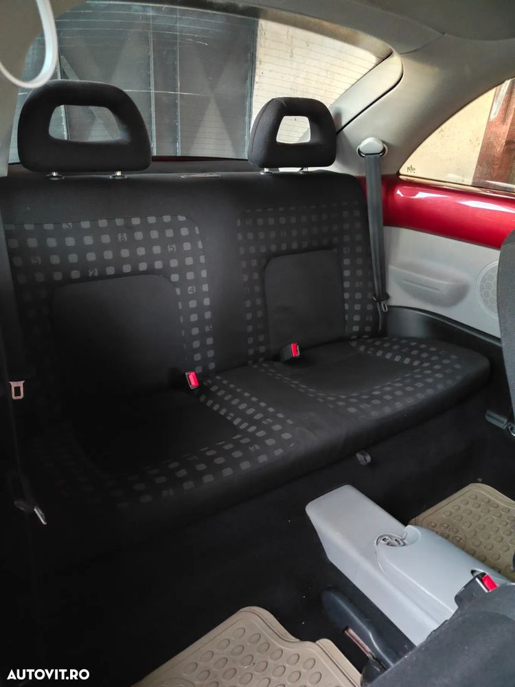 Volkswagen Beetle - 1