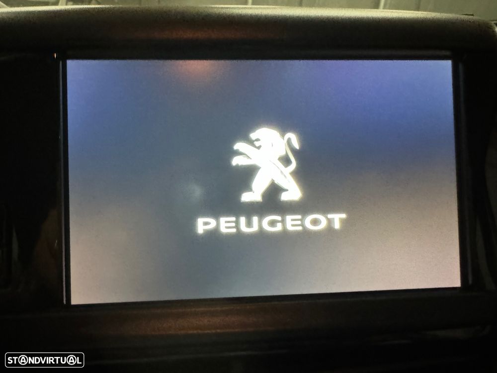 Peugeot 208 - 23