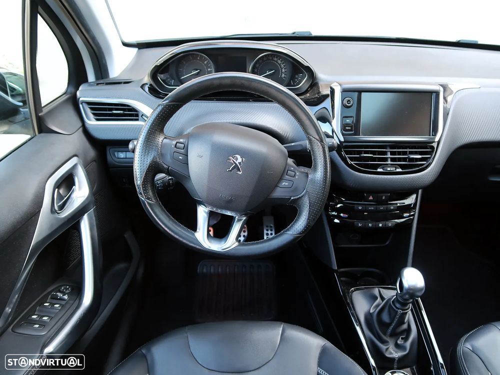 Peugeot 2008 PureTech 130 GPF Stop&Start Crossway - 12