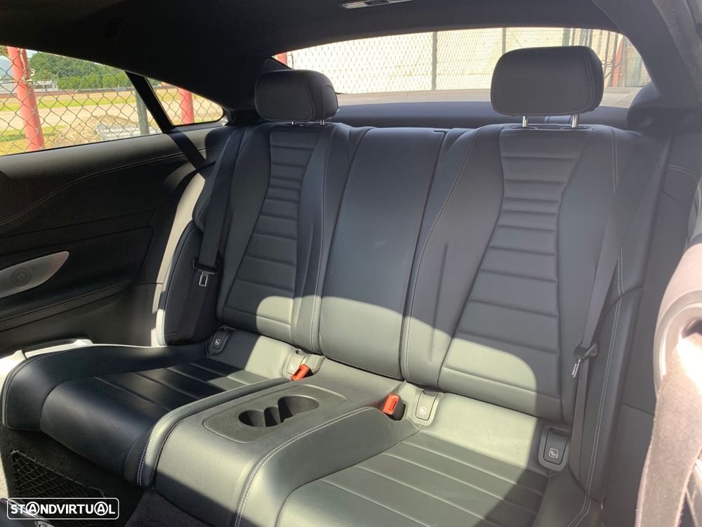 Mercedes-Benz E 220 d AMG Line - 12