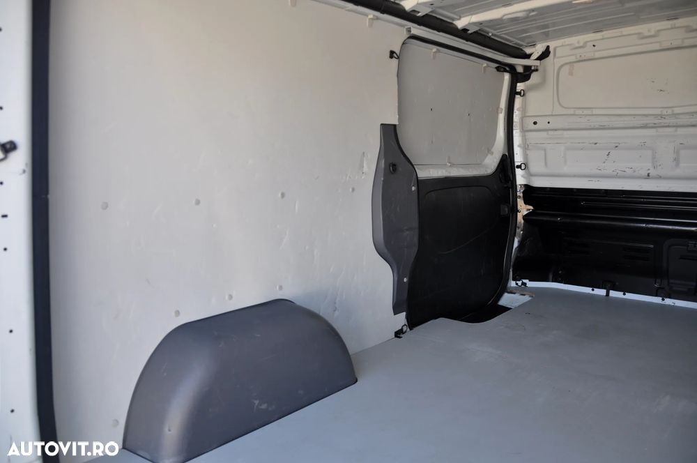 Renault Trafic - 10