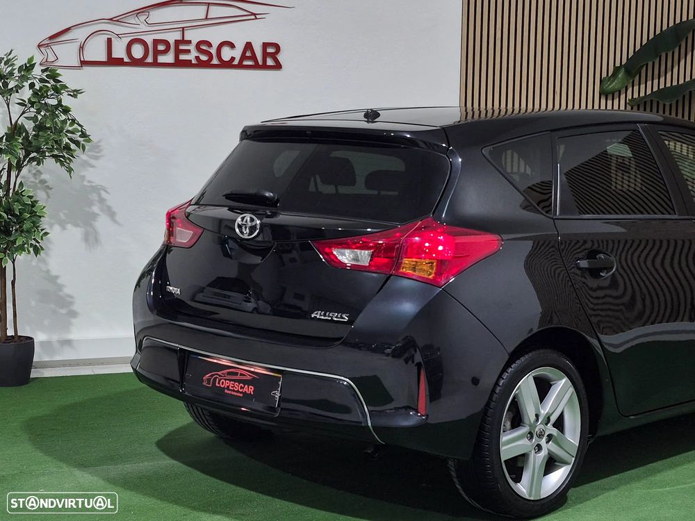 Toyota Auris 1.4 D-4D Comfort+Pack Sport - 4