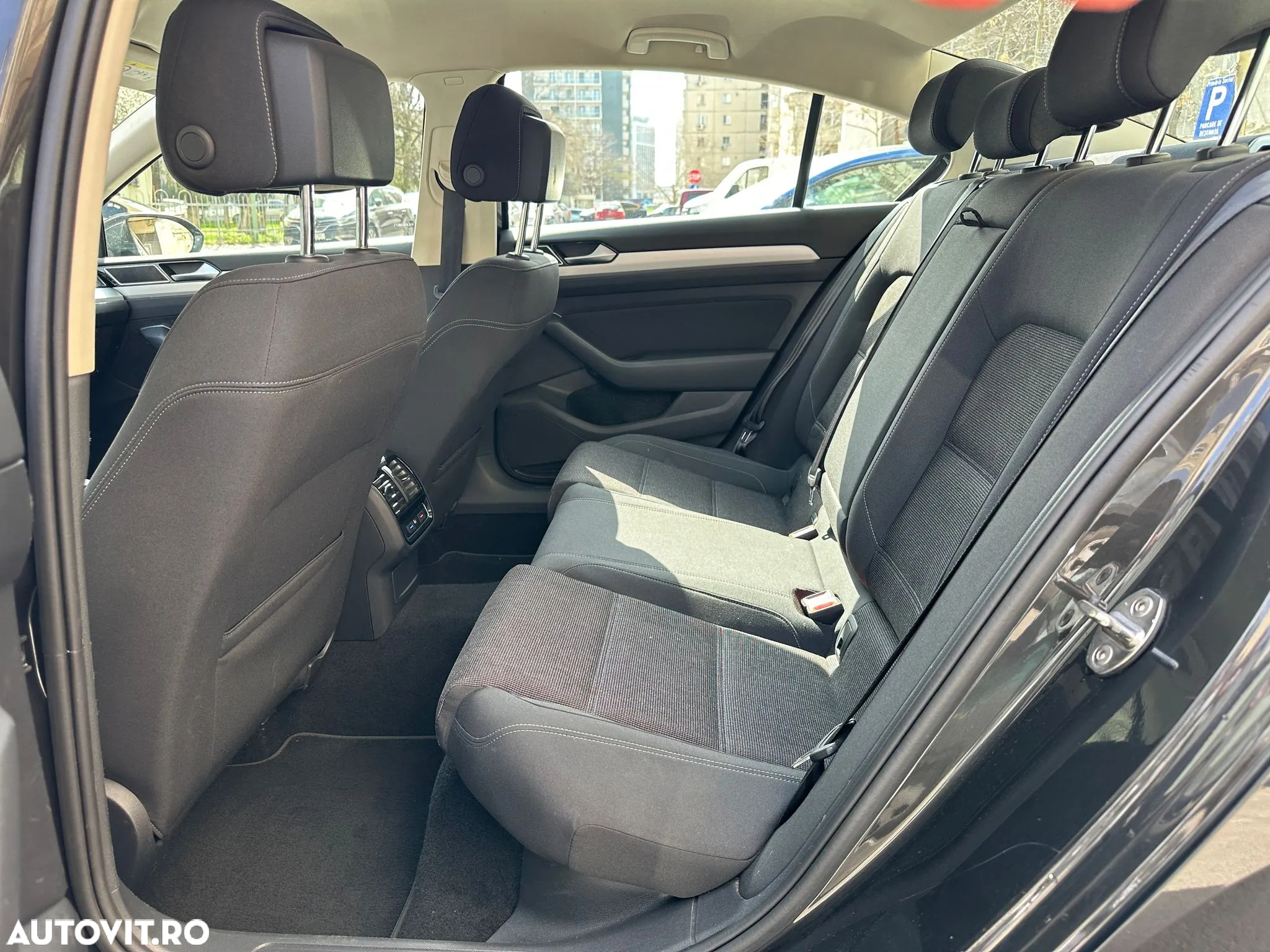 Volkswagen Passat Variant 1.6 TDI (BlueMotion Technology) DSG Comfortline - 14