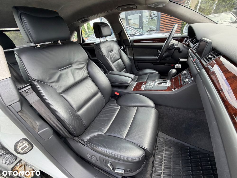 Audi A8 4.2 Quattro - 36