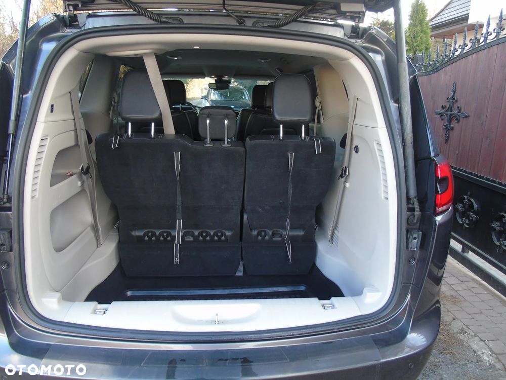 Chrysler Pacifica - 22