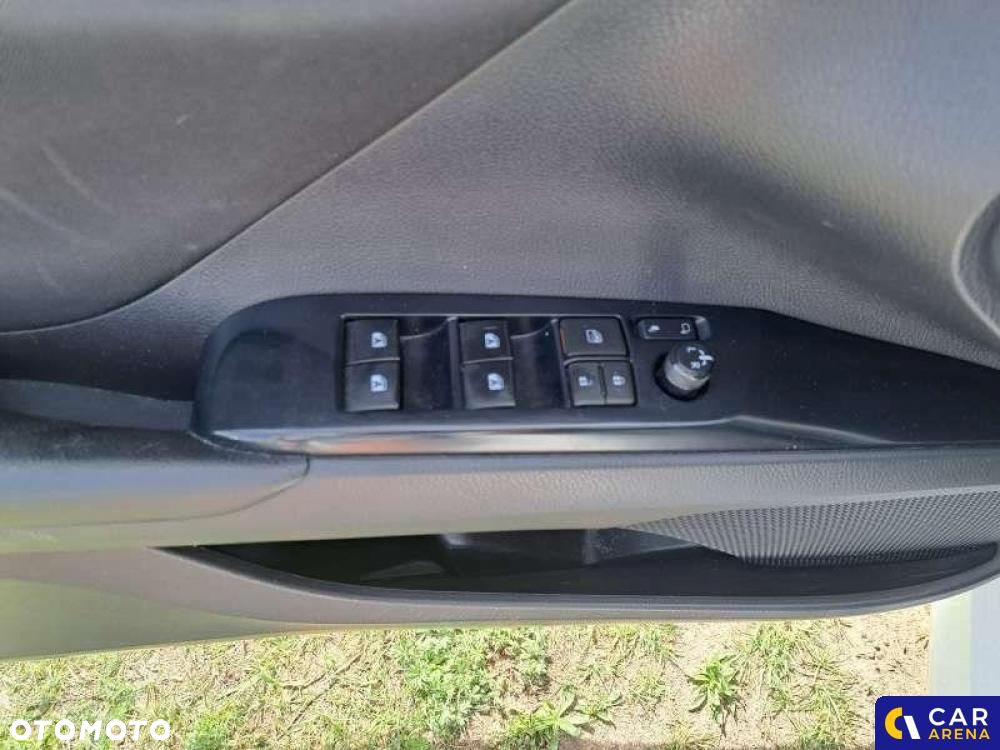 Toyota Camry - 13