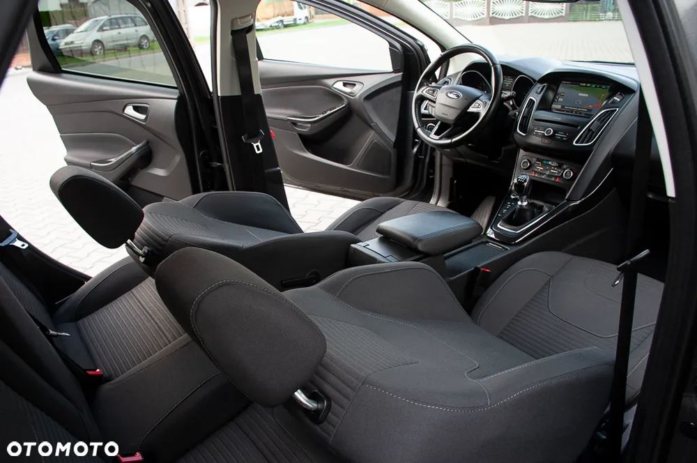 Ford Focus 1.0 EcoBoost STart-Stopp-System TITANIUM - 5