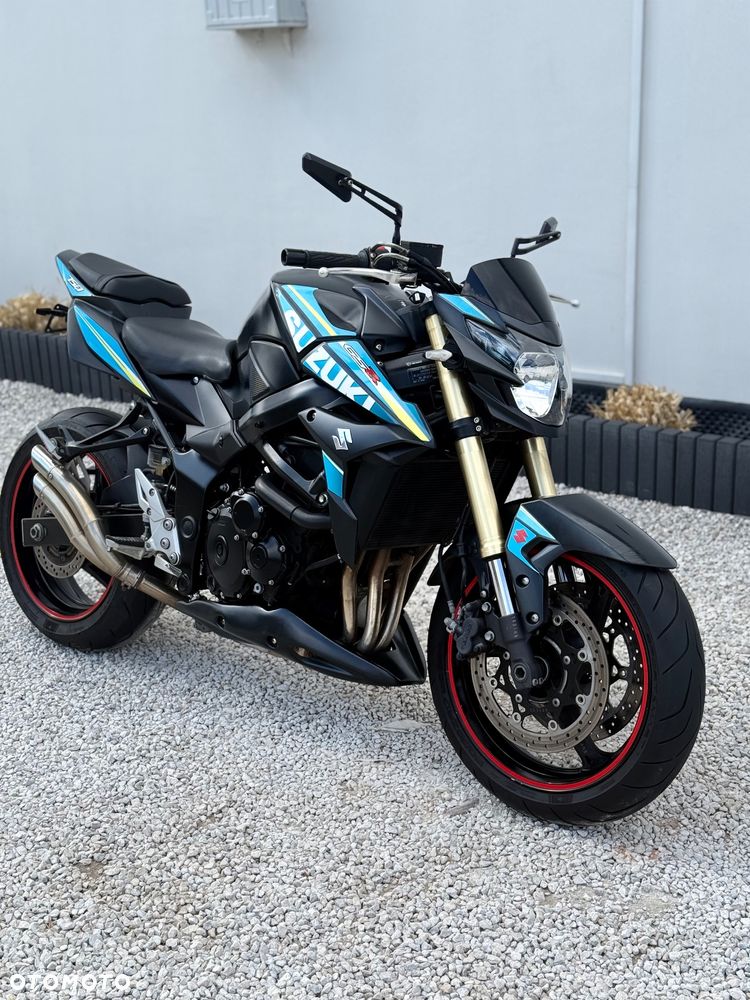 Suzuki GSR - 5