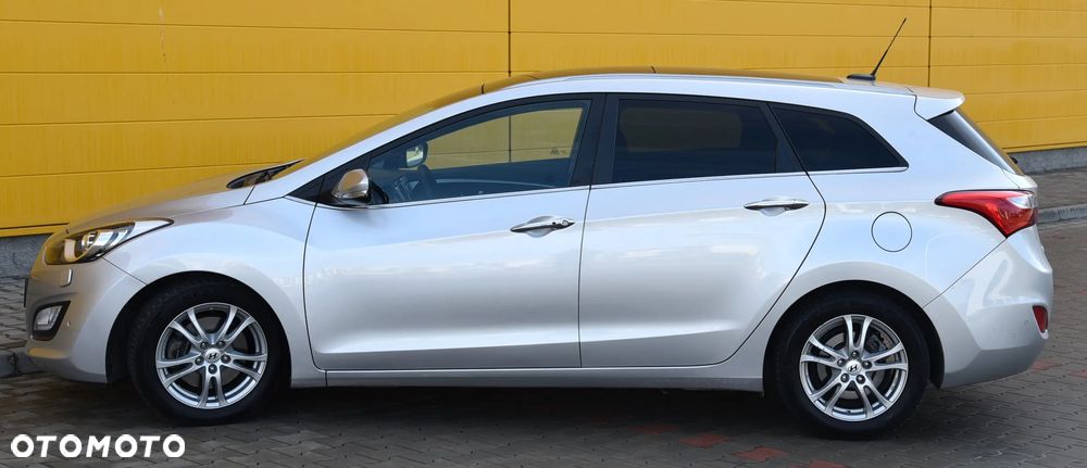 Hyundai i30 blue 1.6 GDI DCT Premium - 14