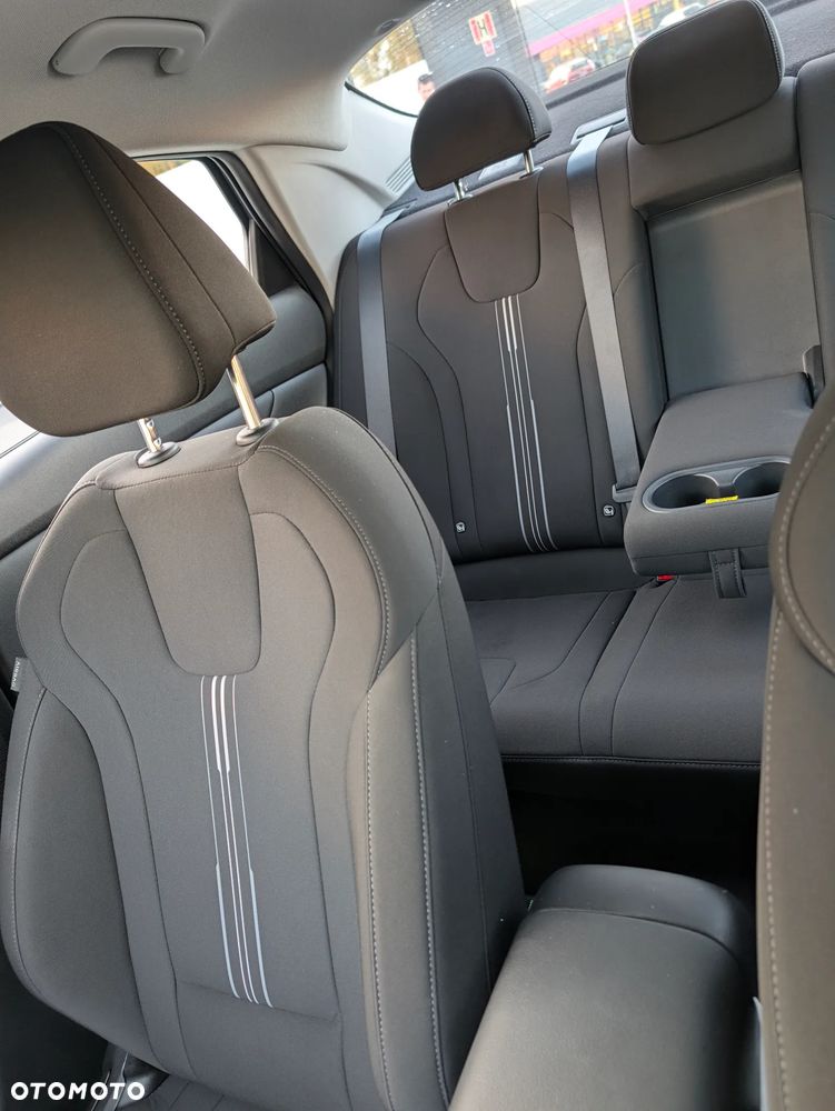 Hyundai Elantra 1.6 Smart CVT - 11