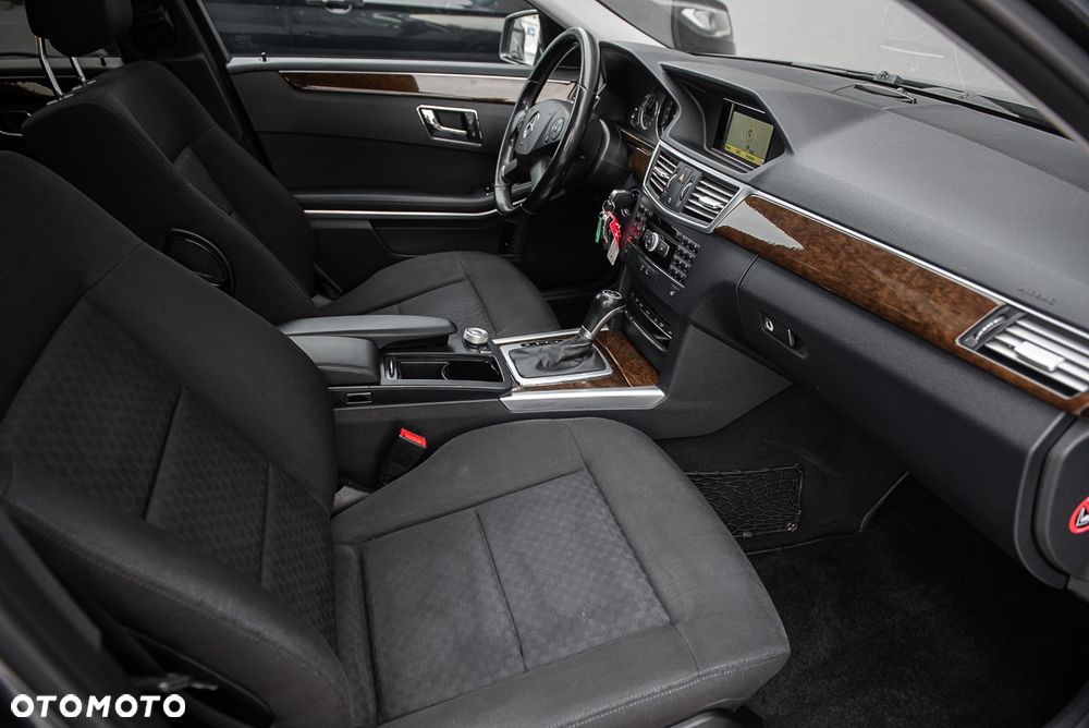 Mercedes-Benz Klasa E - 33