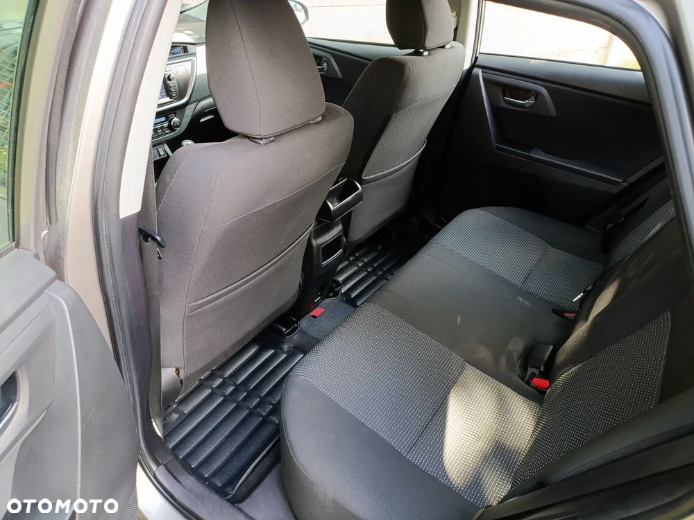 Toyota Auris 1.6 Luna - 8