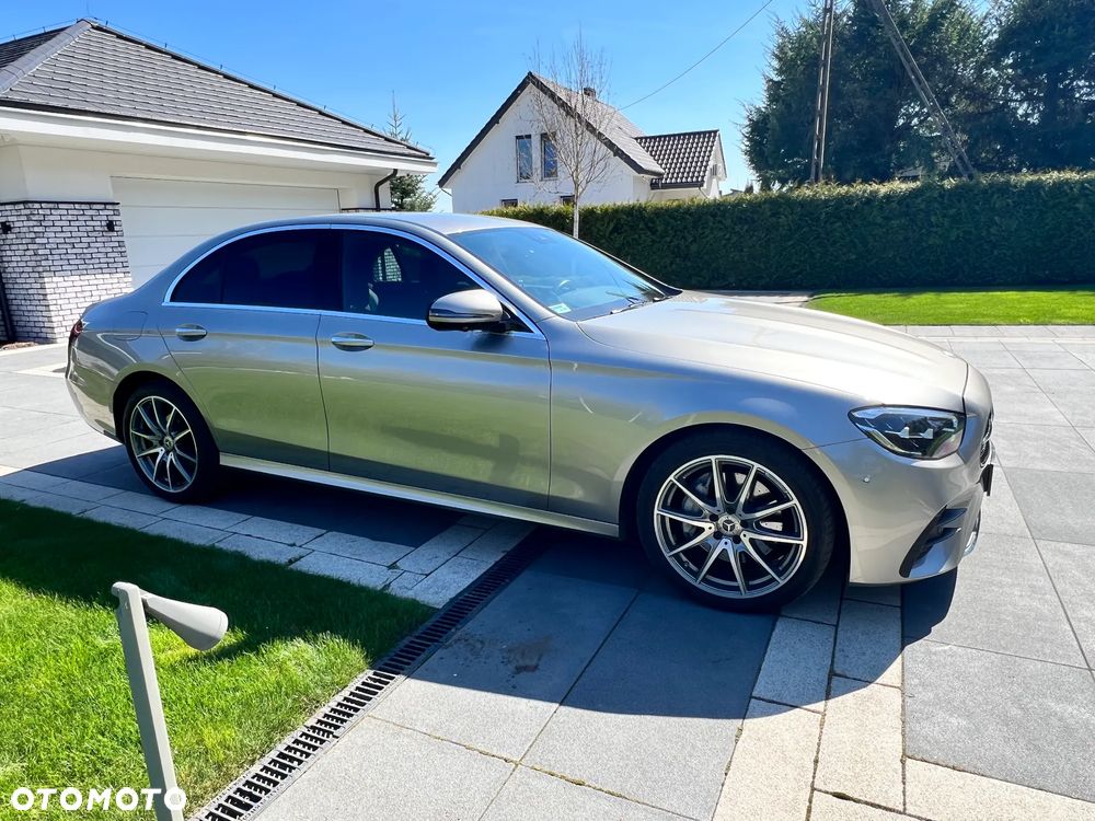 Mercedes-Benz Klasa E 220 d 4Matic 9G-TRONIC AMG Line - 5
