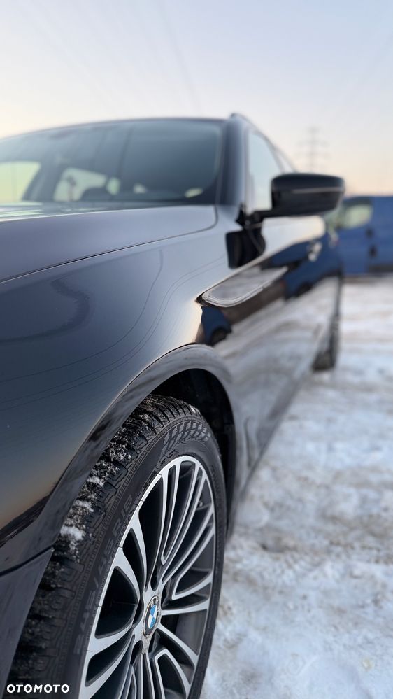 BMW Seria 5 518d Business Edition sport - 11