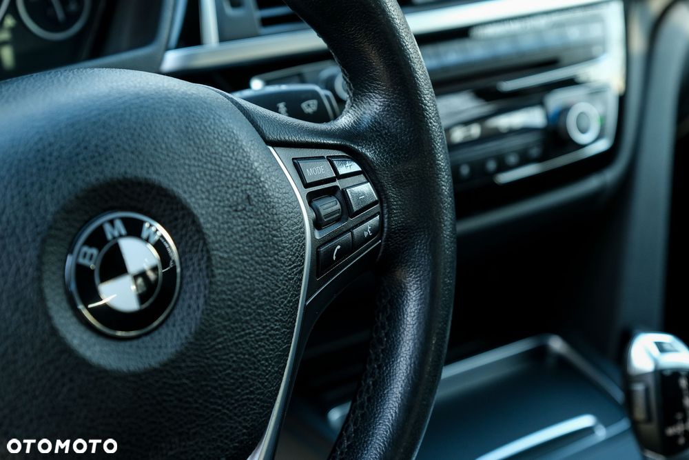 BMW Seria 3 318d Sport Line Shadow - 21