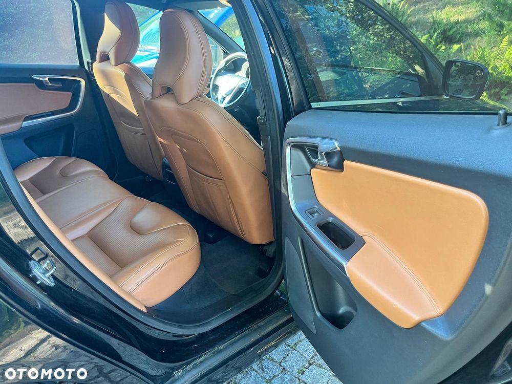 Volvo XC 60 D5 AWD Summum - 16