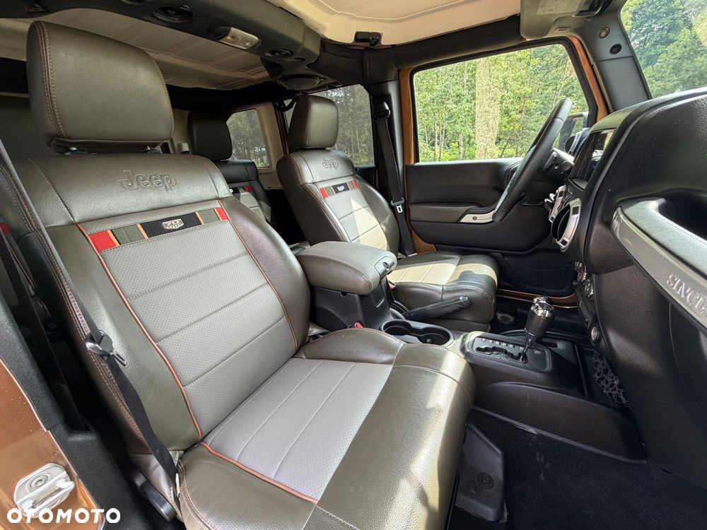 Jeep Wrangler Unlimited 3.8 Sahara - 24