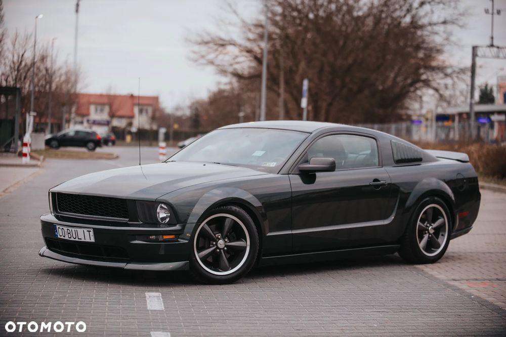 Ford Mustang - 4