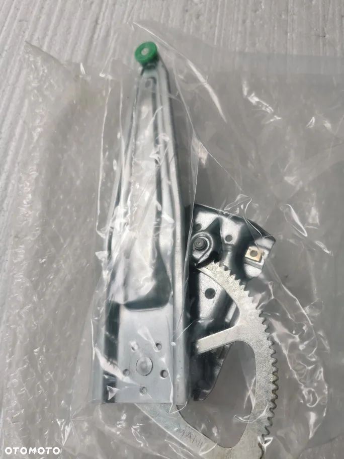 Toyota  Yaris III  podnośnik szyby 69840-0D230 - 2