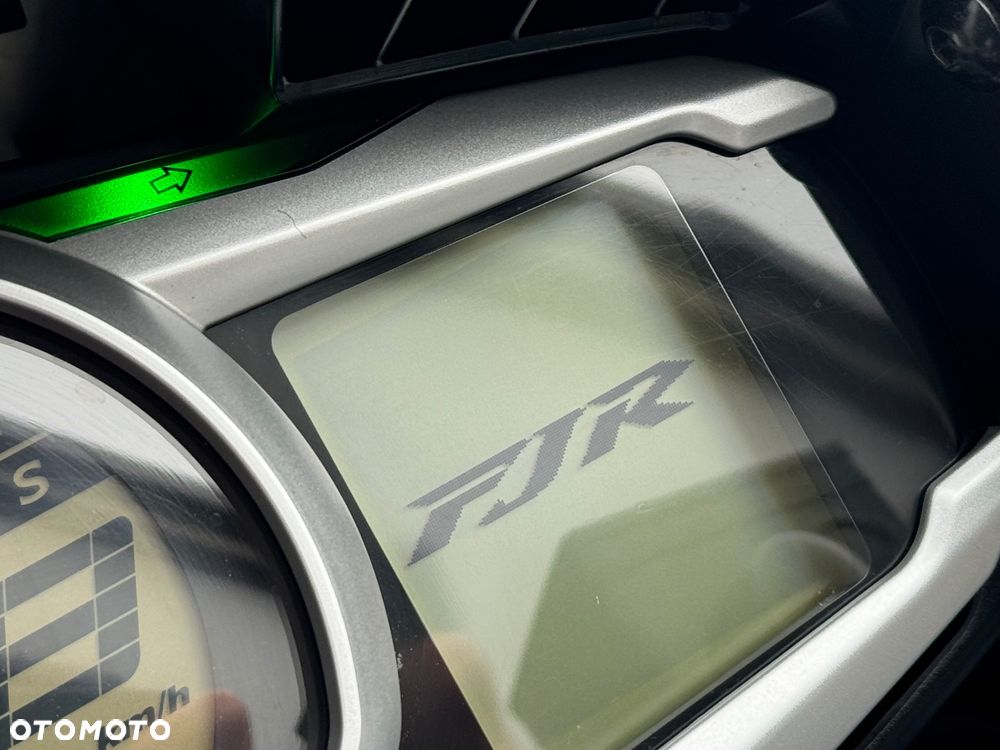 Yamaha FJR - 16