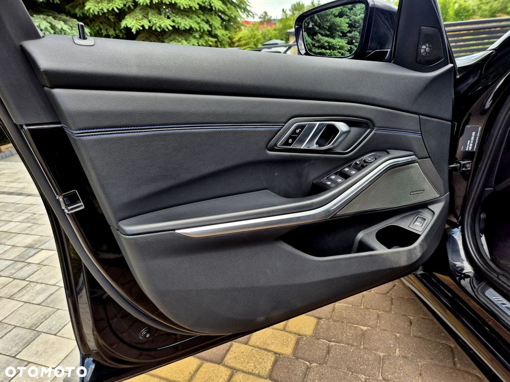 BMW Seria 3 330d xDrive M Sport sport - 25