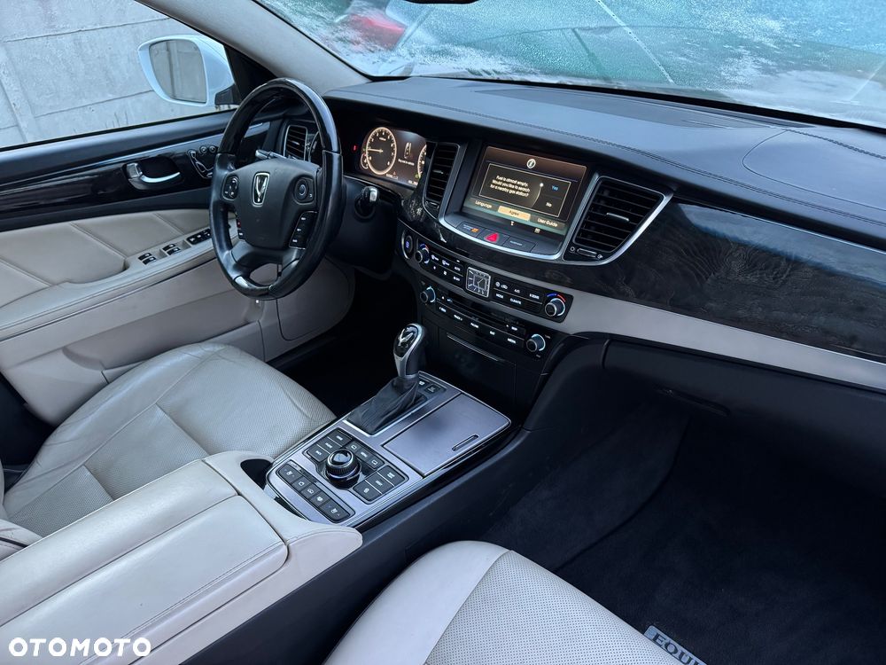 Hyundai Equus - 16