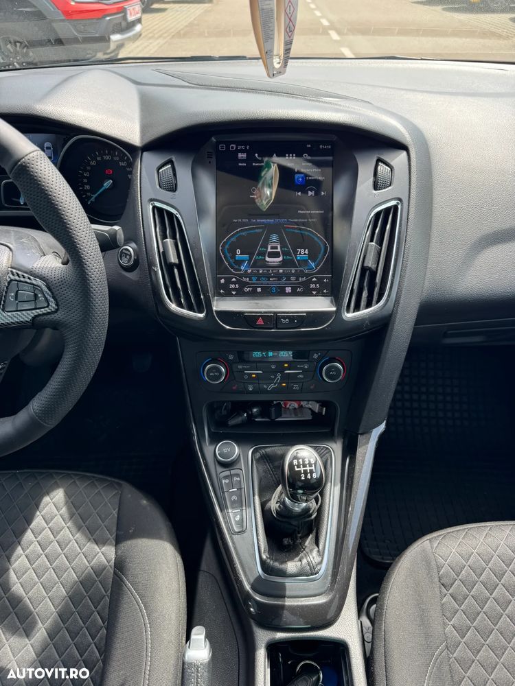 Ford Focus 1.5 EcoBoost Titanium - 16