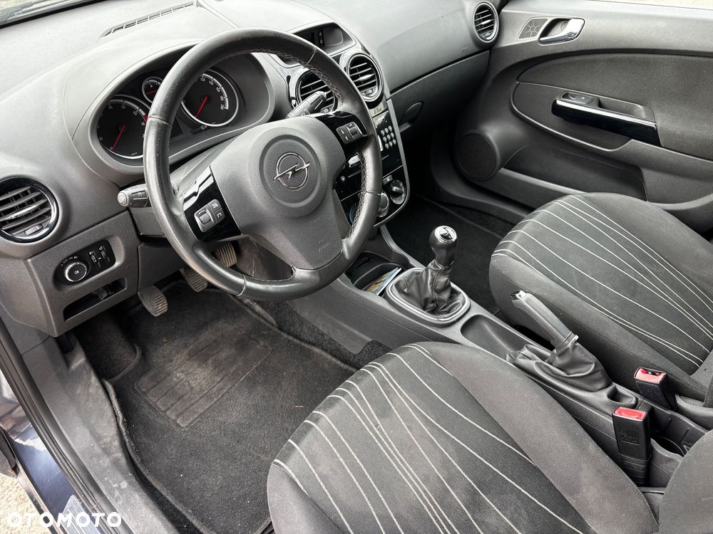 Opel Corsa 1.2 16V Cosmo - 6