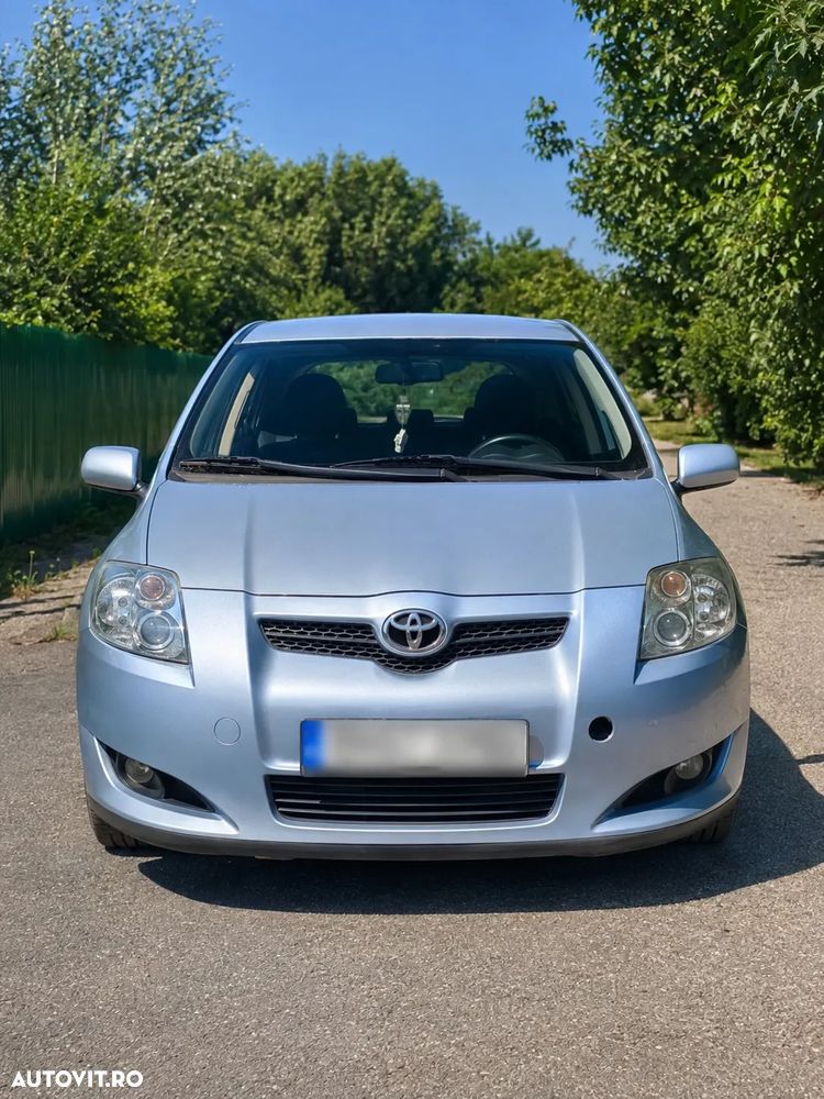 Toyota Auris 2.0 D-4D Luna - 1