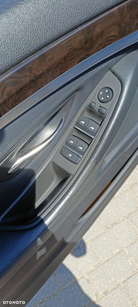 BMW Seria 5 535i xDrive Luxury Line - 11