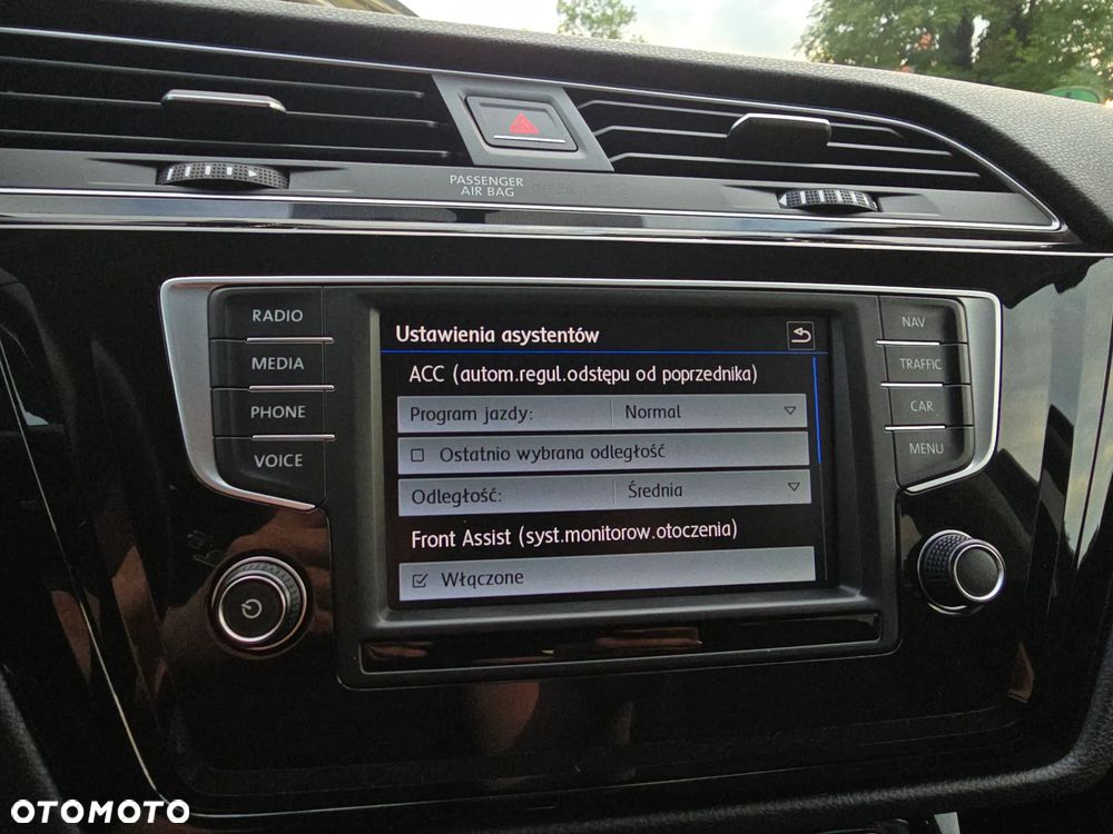 Volkswagen Touran 2.0 TDI BMT Highline DSG - 24