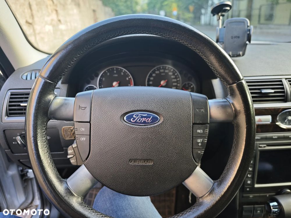 Ford Mondeo 2.0 Ghia - 8