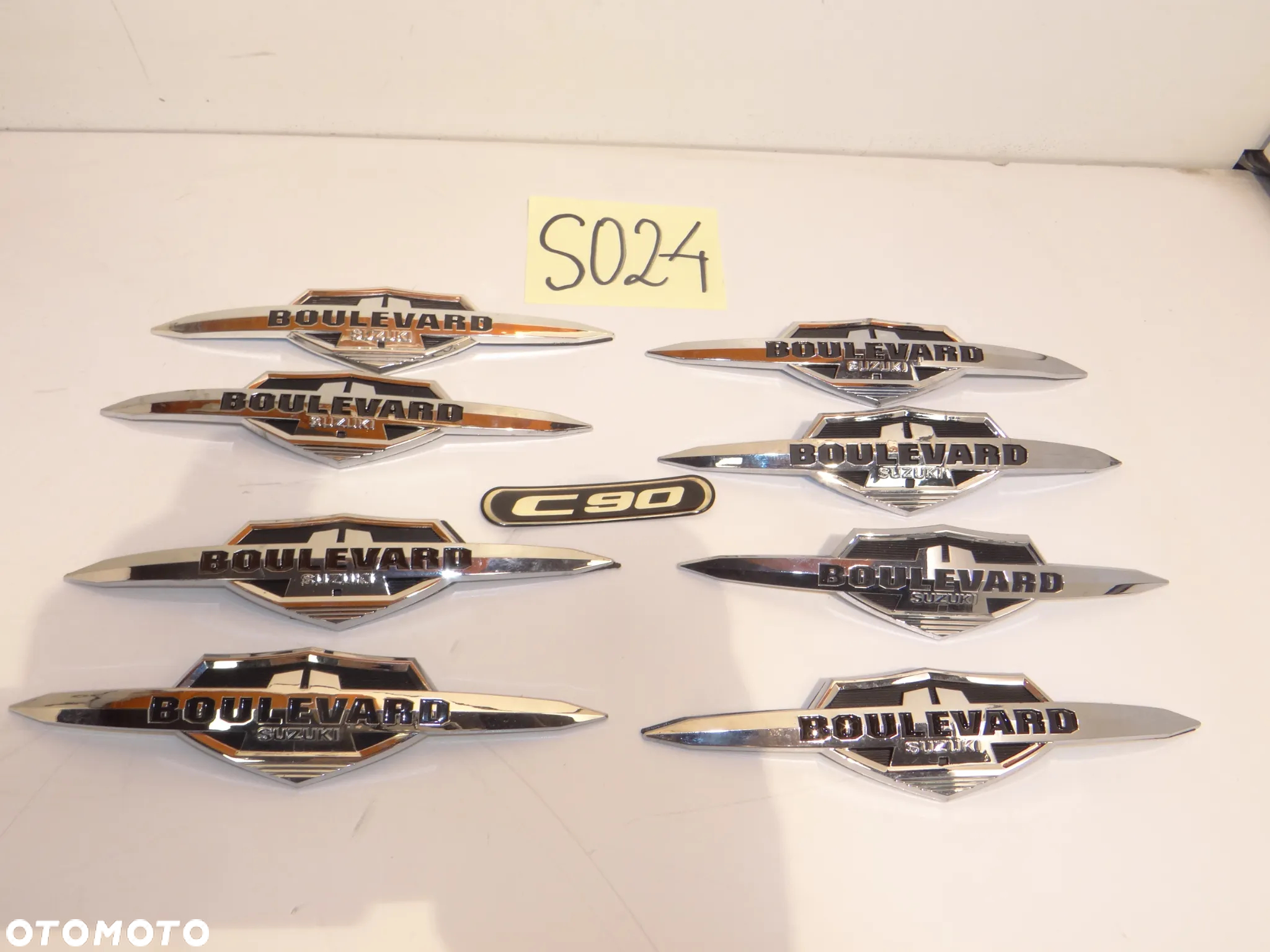 SUZUKI BOULEVARD EMBLEMAT ZNACZEK NA ZBIORNIK PALIWA BAK  S024 - 6