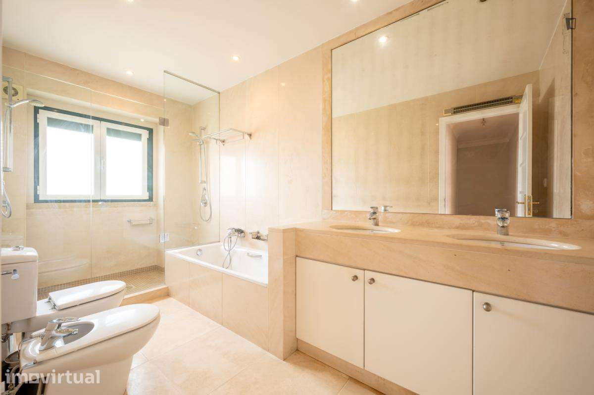 Quarto - localizado em Roma-Areeiro Lisbon - Grande imagem: 3/17