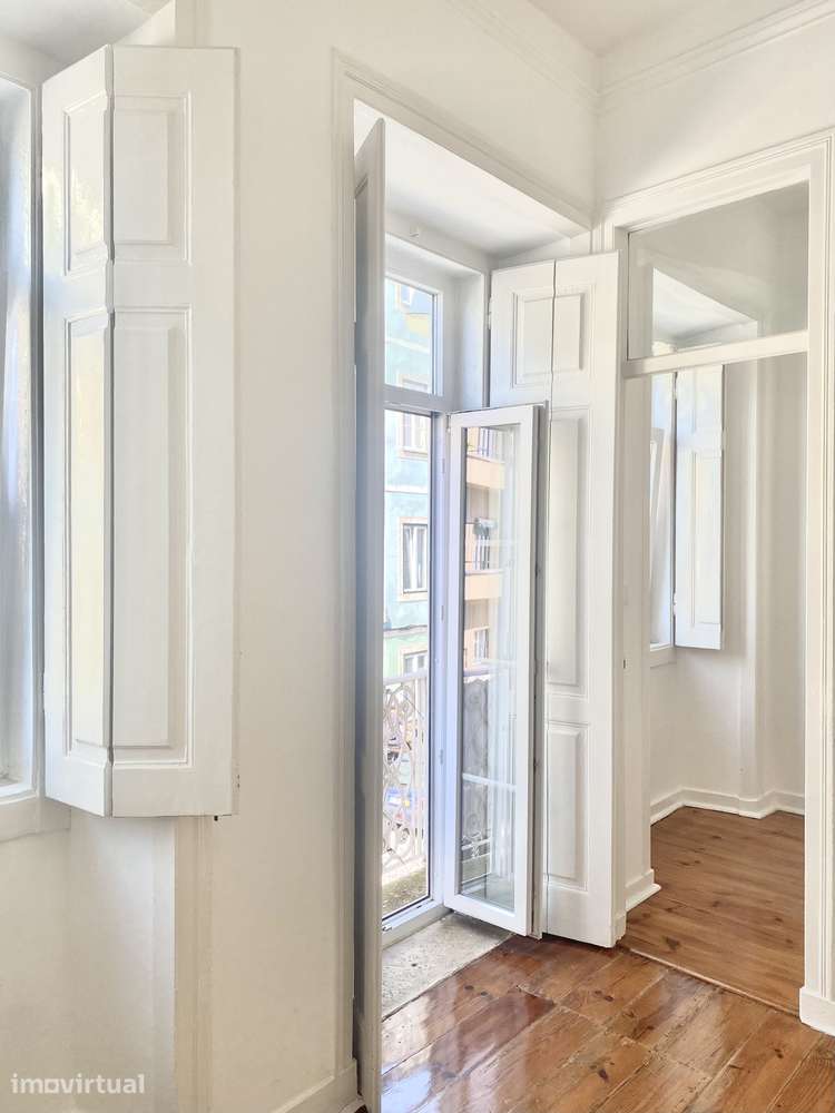 Charming 2-Bedroom Apartment for Rent in Lapa with River View - Grande imagem: 2/24