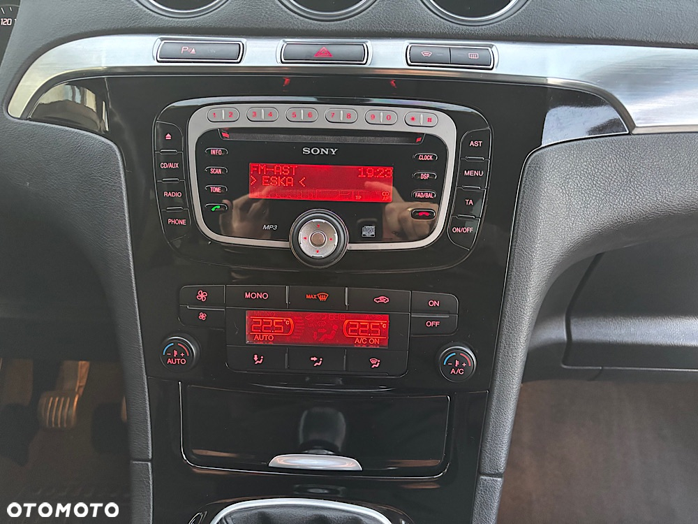 Ford S-Max 2.0 TDCi Titanium - 22