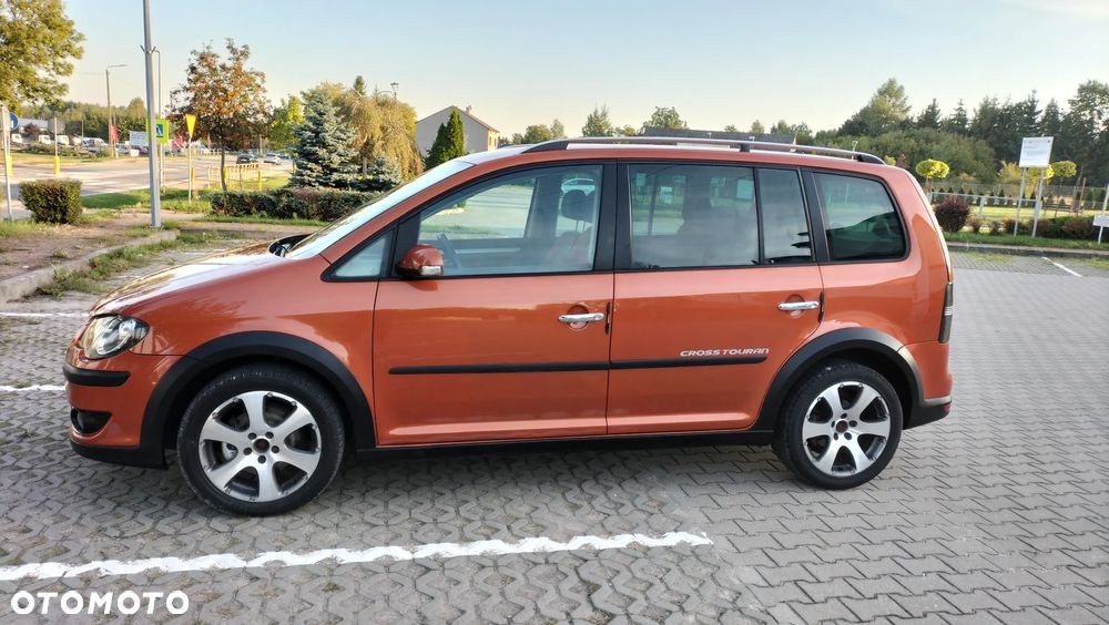 Volkswagen Touran - 2