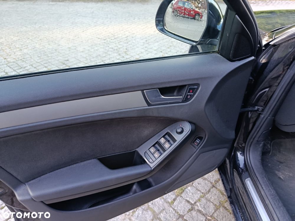 Audi A4 Limousine - 14