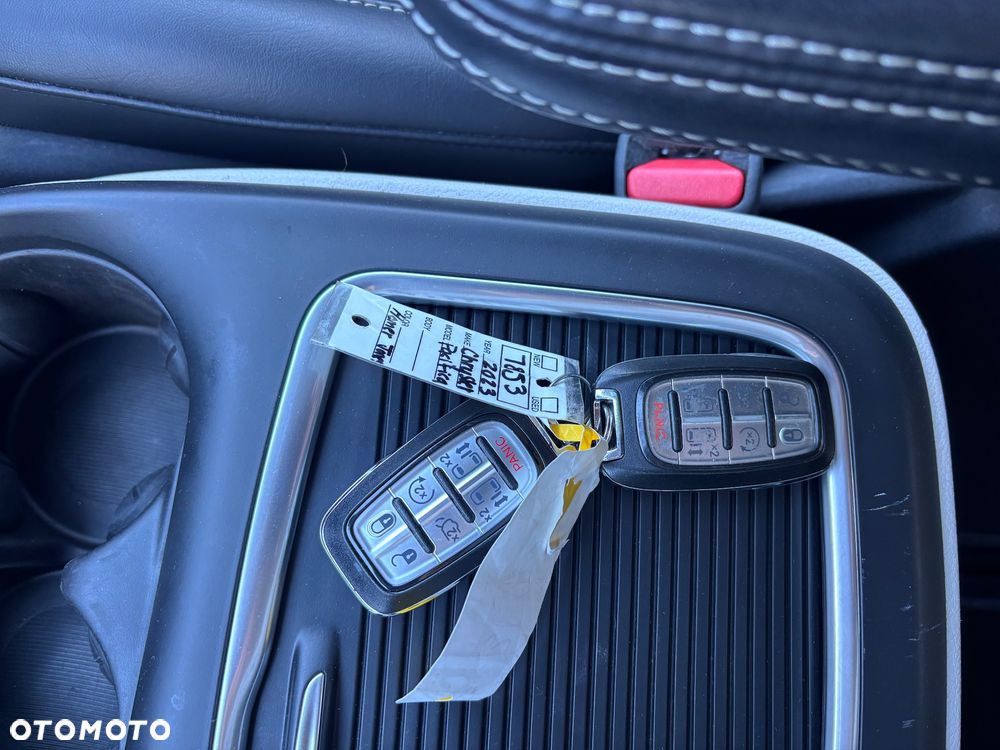 Chrysler Pacifica - 34