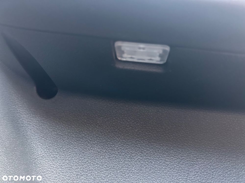 Audi A6 Avant 2.0 TDI ultra S tronic - 35