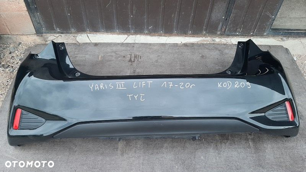 Toyota Yaris 3 III lift 17-20r zderzak tył kompletny czarny Kod 209