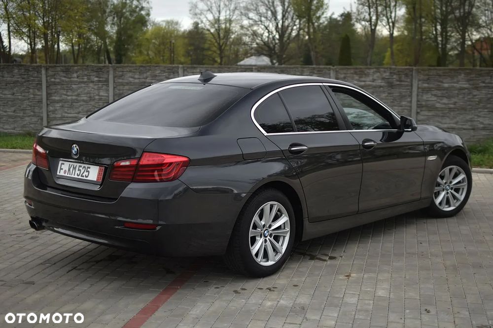 BMW Seria 5 525d Sport-Aut - 9