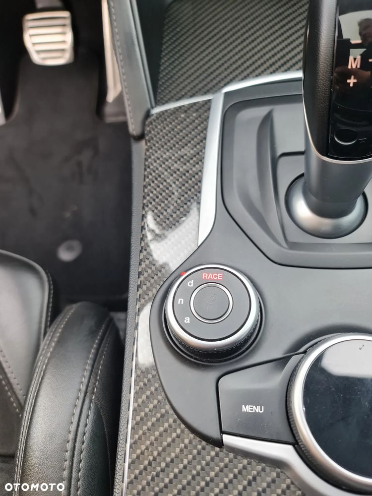 Alfa Romeo Stelvio V6 2.9 Bi-Turbo AT8-Q4 Quadrifoglio - 31