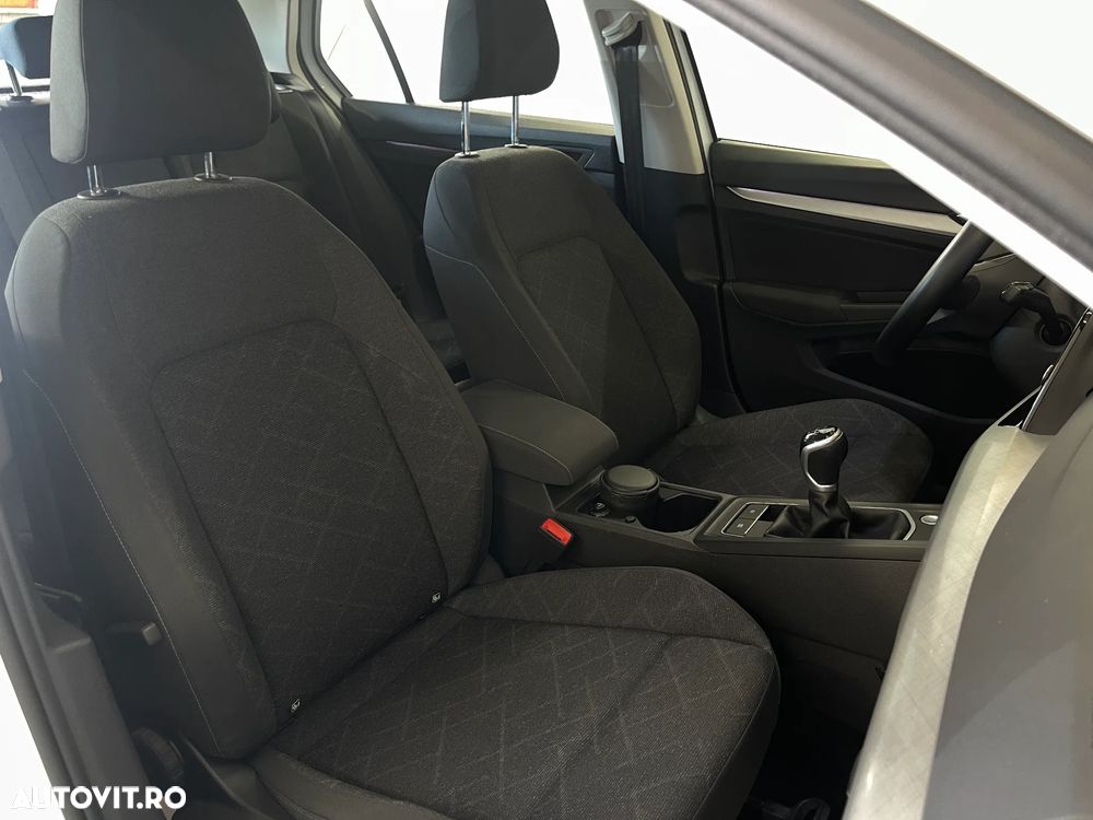 Volkswagen Golf - 10