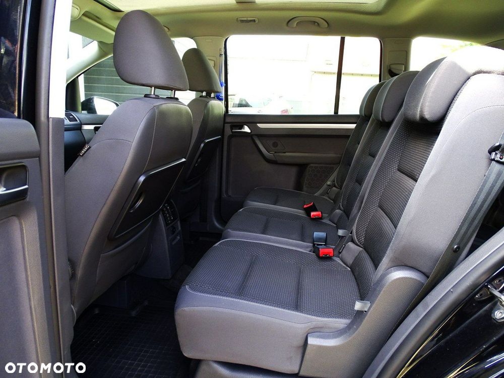 Volkswagen Touran - 31