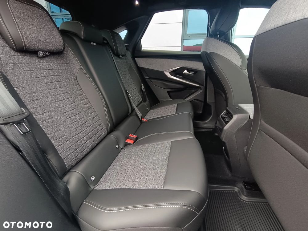 Peugeot 3008 1.2 PureTech mHEV Allure e-DCS6 - 29