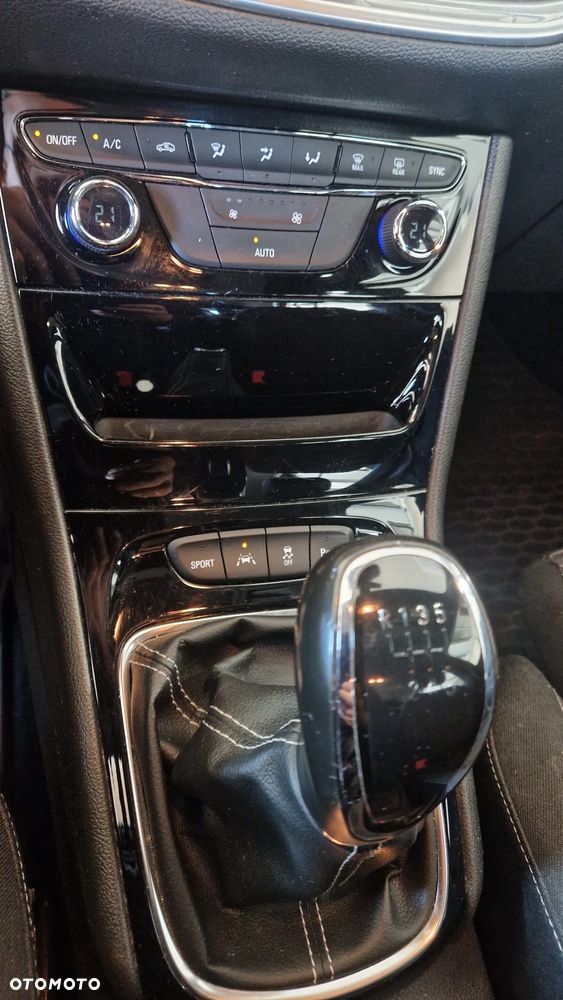 Opel Astra 1.4 T Dynamic - 11